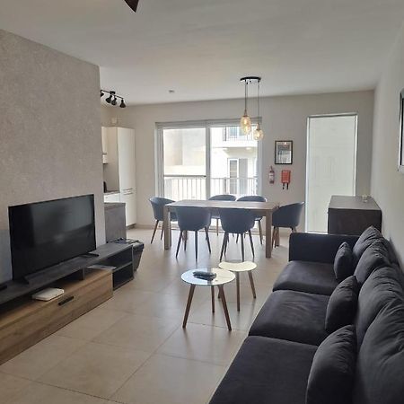 Gzira, 2 Bedroom Apartment Екстер'єр фото